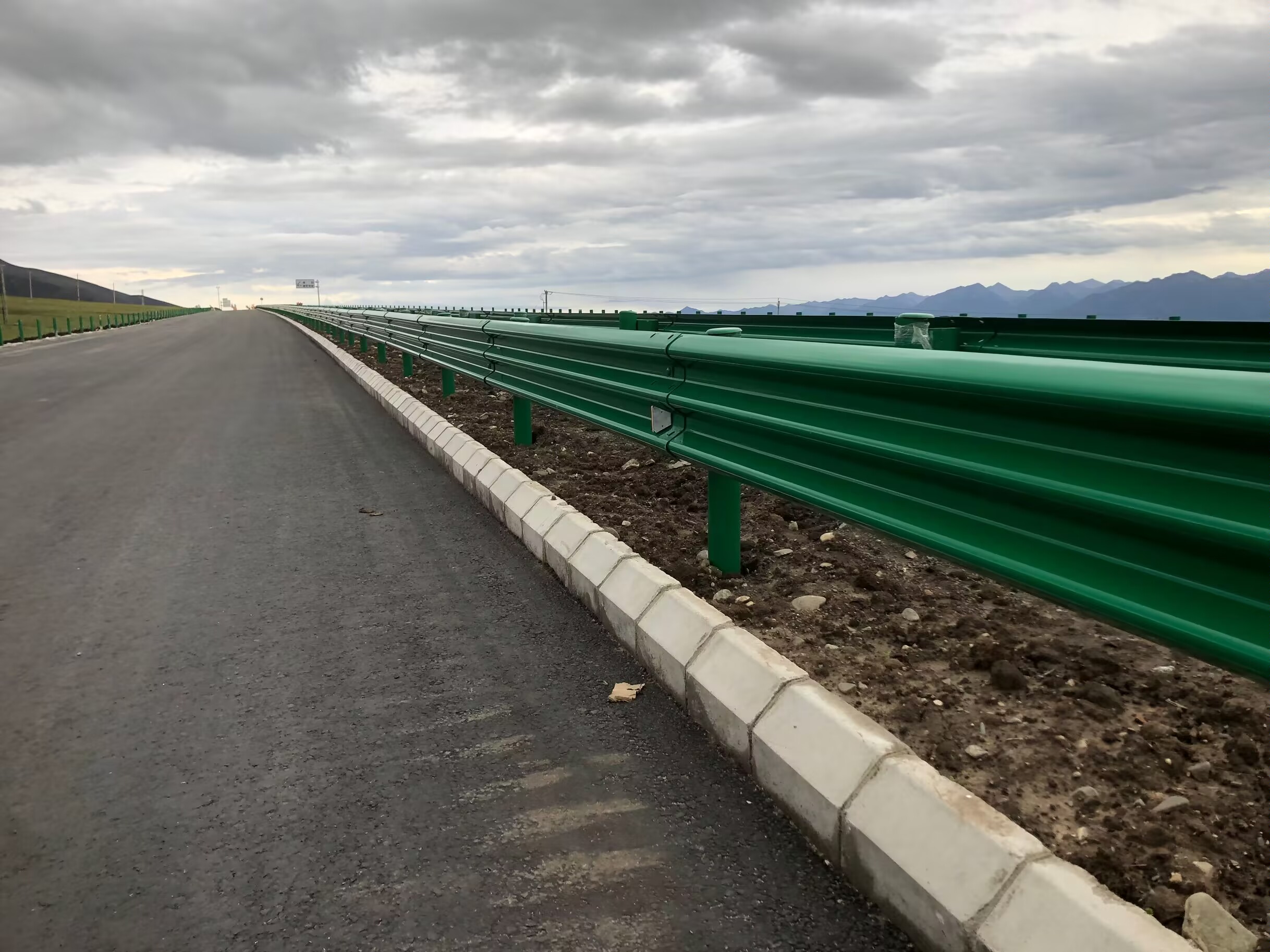 宁河县乡村公路波形护栏高速公路波形护栏 - 推荐